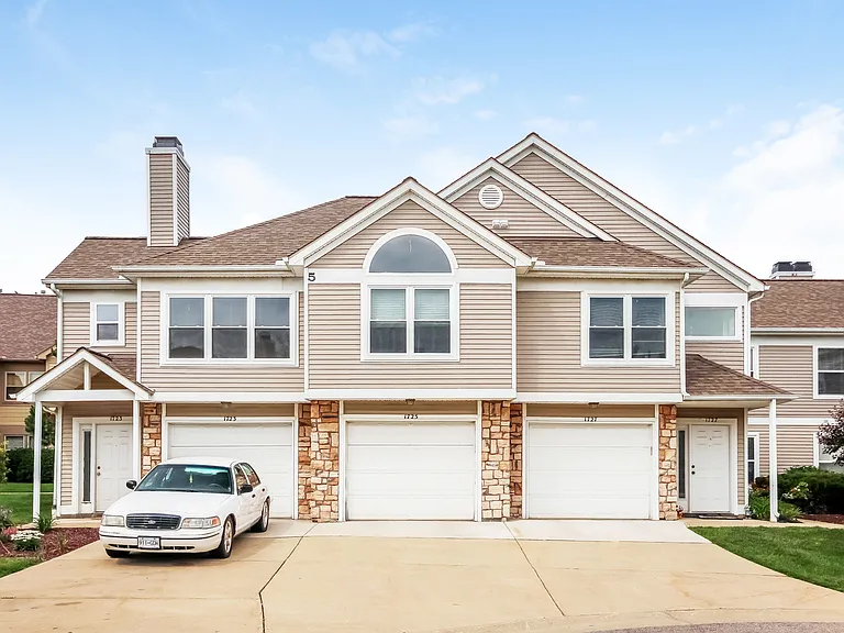 1723 Coburn Ct — Photo 1