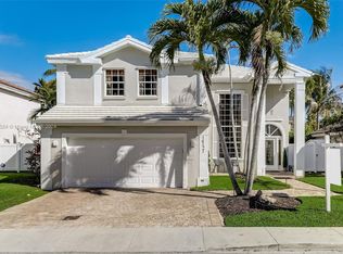 14121 Oak Ridge Dr, Davie, FL 33325