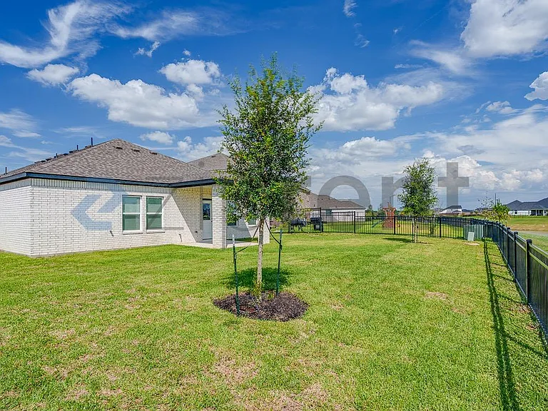 27327 Blue Pool Dr #27327 — Photo 24