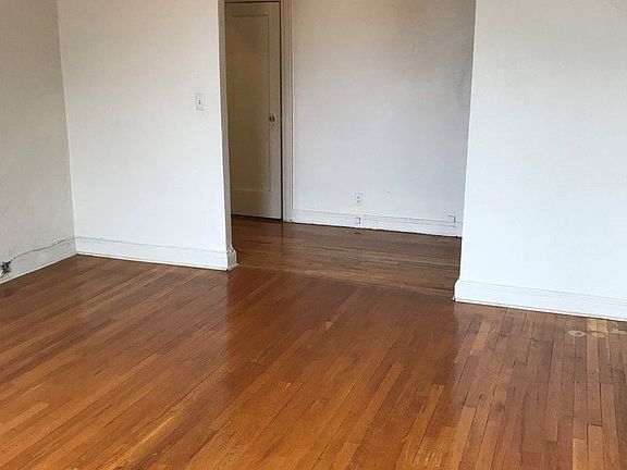 5th image of 4045 201st St APT 7
