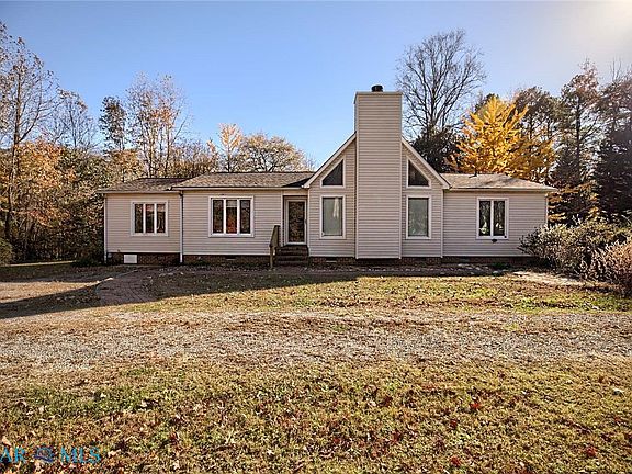 2nd image of 6556 Joyners Ln