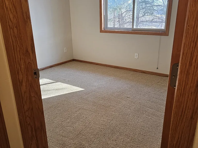 838 3rd St NE — Photo 32