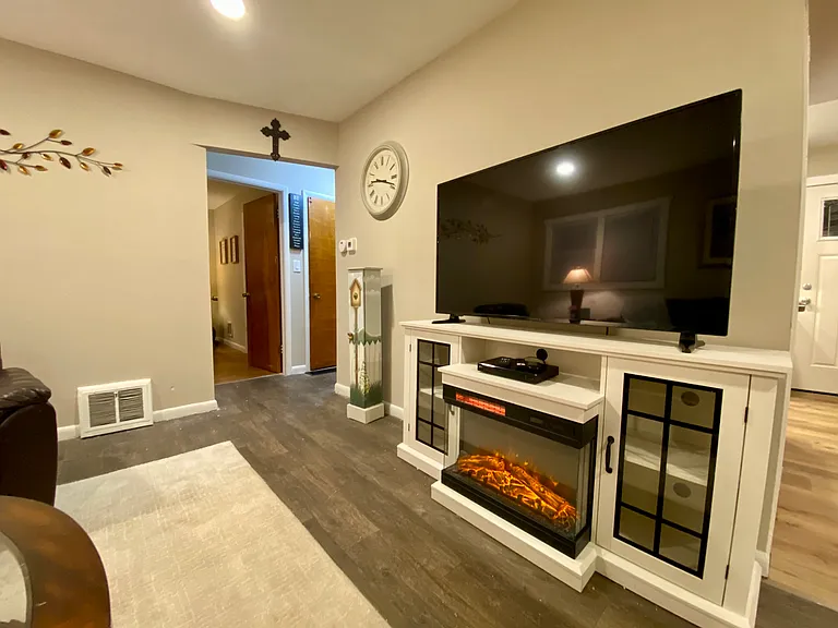 262 N Cherrywood Ave — Photo 6
