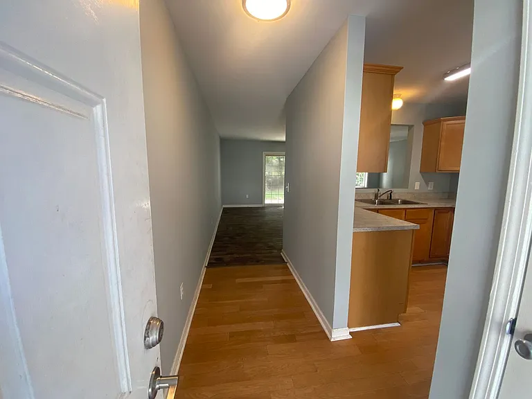 5132 Greenville Loop Rd #B — Photo 7