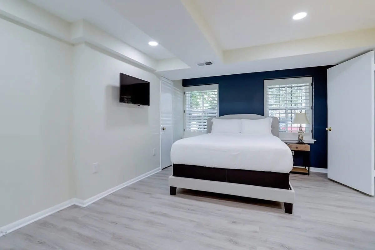 1 bed, 700 sqft, $4,200 — Photo 3