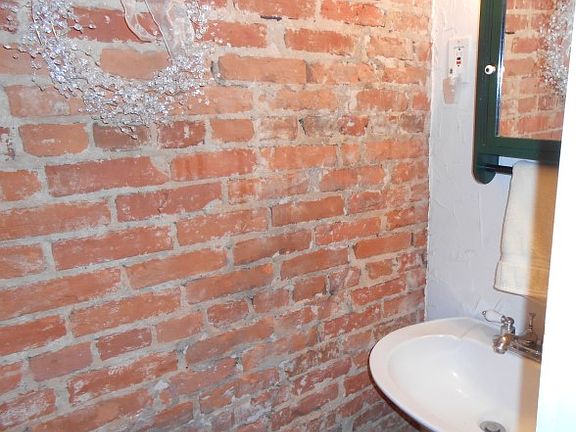 1/2 bath off downstairs hall