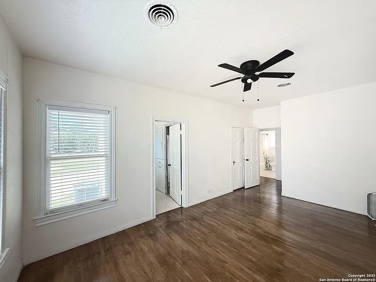 1214 Sutton Dr — Photo 11