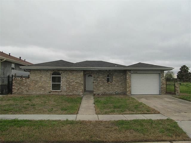 1st image of 4008 Hamlet Dr