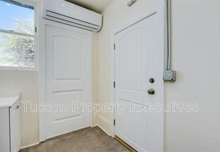 85 W Simpson St — Photo 16