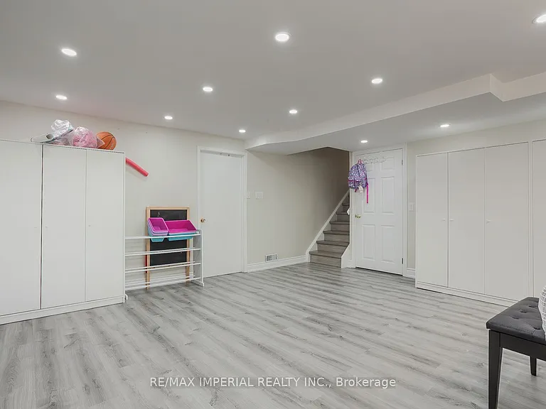 48 Carlton Rd — Photo 11
