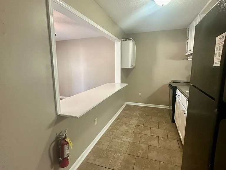 214 Lanier Dr — Photo 5