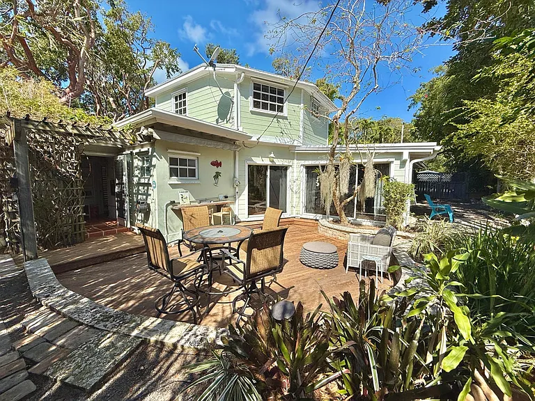 111 N Bay Harbor Dr — Photo 12