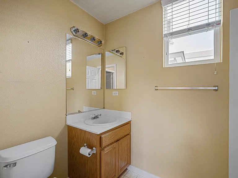 729 Copperfield Ct — Photo 18