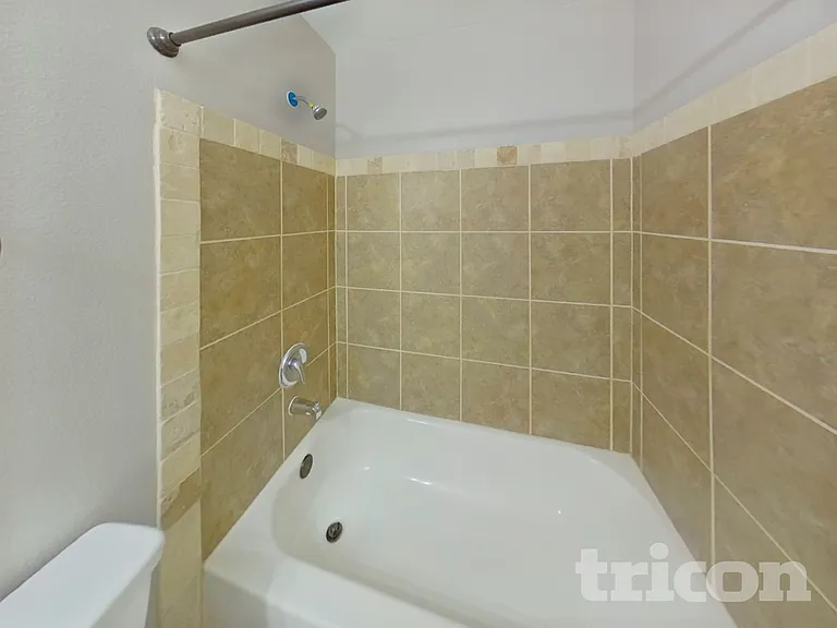 10951 Royal Forest Dr — Photo 15