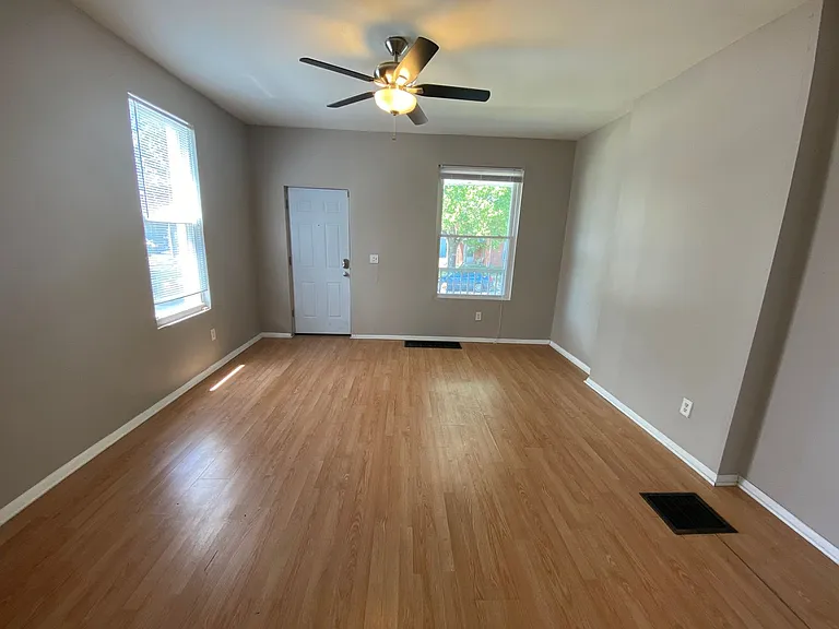 Hunter Ave 1444-1446 MLR (LH2) — Photo 4
