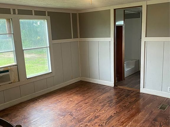 4th image of 529 Ayers Dr
