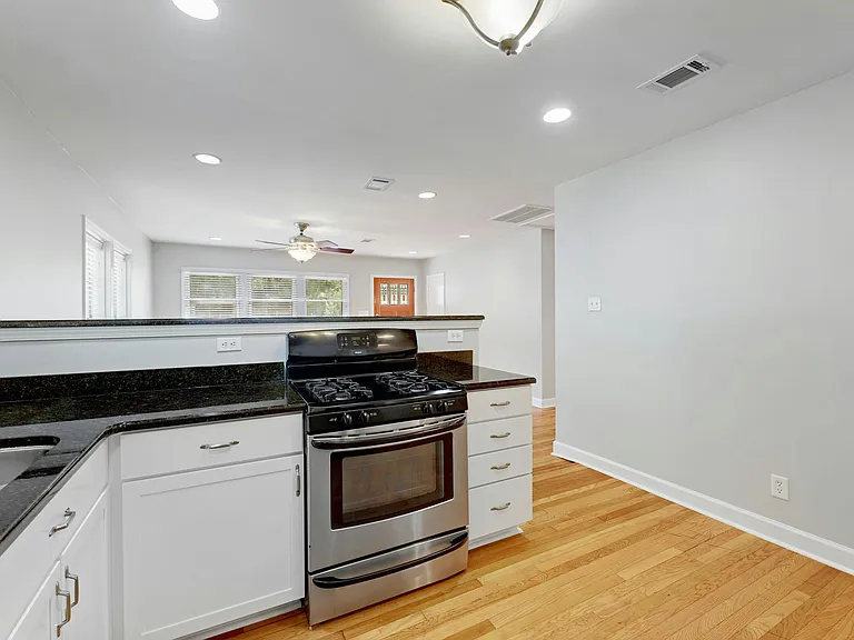 4604 Evans Ave — Photo 8
