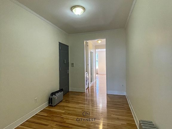 4th image of 262 12th St APT 4R