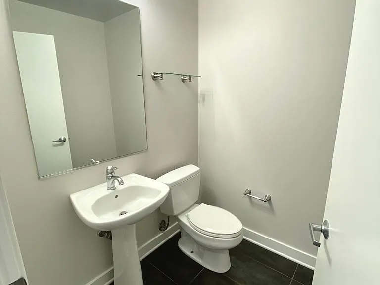 901 W Madison St #912 — Photo 8