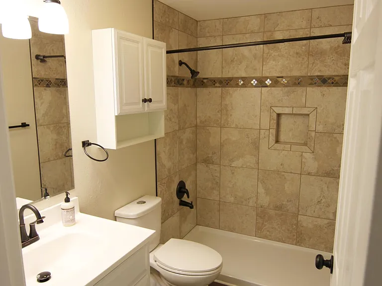 321 E Franklin Ave — Photo 3