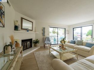402 Laurel Ave, Half Moon Bay, CA 94019