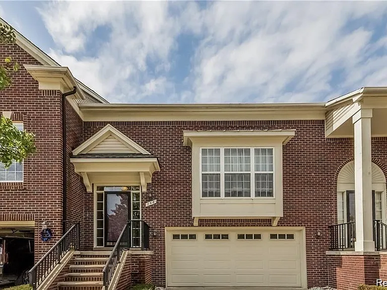 758 Sandalwood Dr — Photo 2
