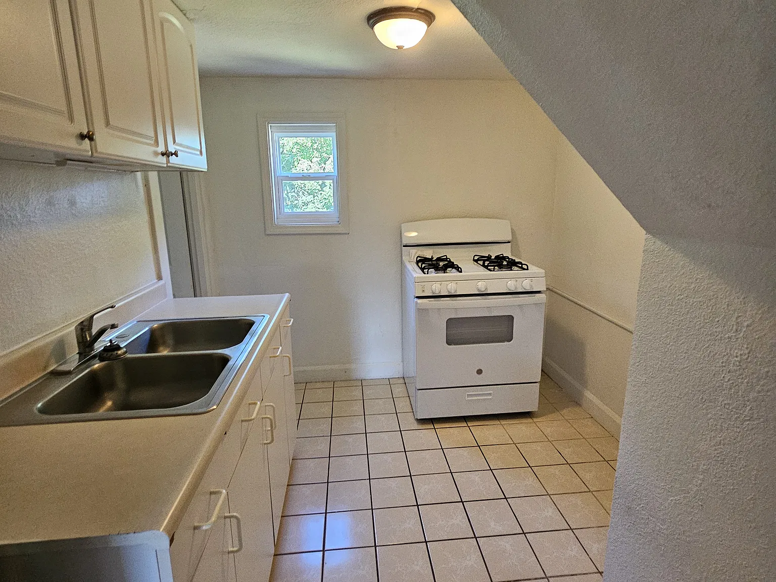 1 bed, $895 — Photo 2