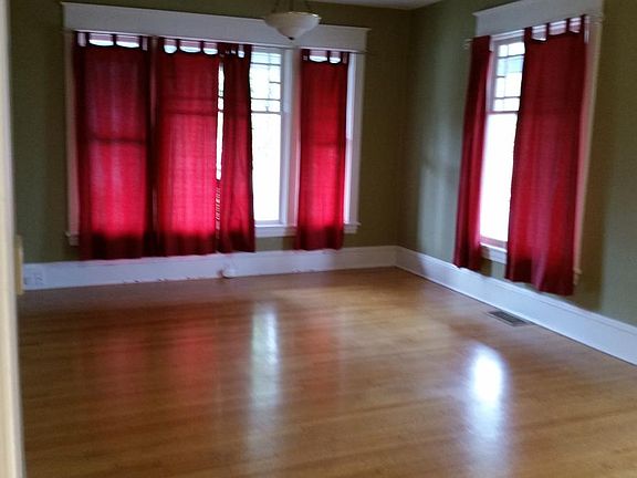 2nd image of 3701 Hoyt Ave
