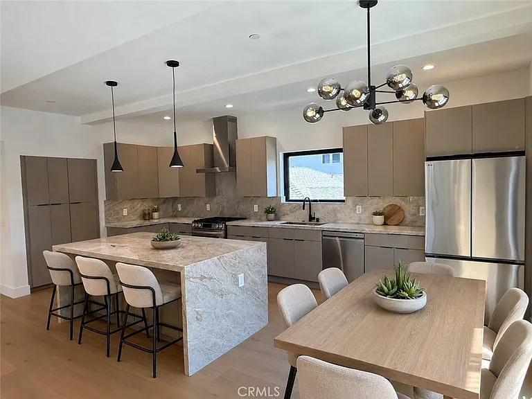 4332 Alcove Ave — Photo 3