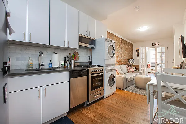 Rented by Mirador Real Estate | media 1