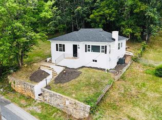 1323 Jackson St, Staunton, VA 24401