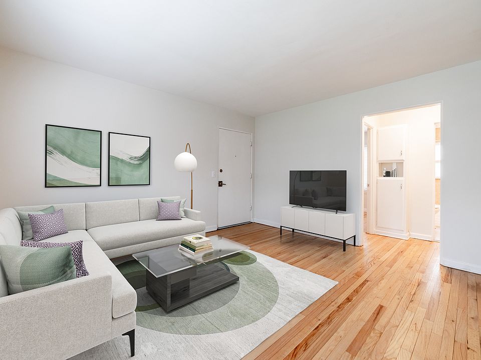 Monon Court, Managed by Buckingham Monon Living 6104 Compton St