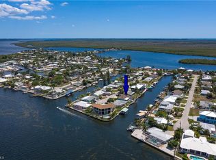 2592 Bridgeview St, Matlacha, FL 33993