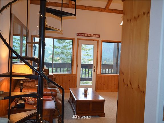4th image of 223 E Hyak Drive #638