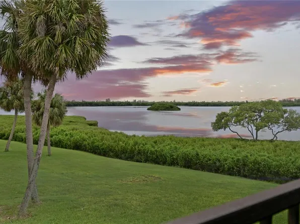 4723 Independence Dr, Bradenton, FL 34210