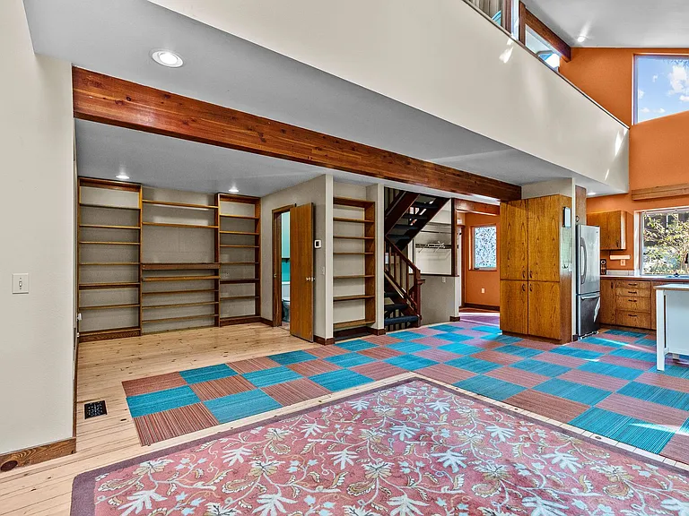 22030 E Lost Lake Rd — Photo 4