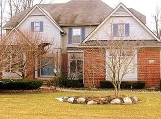 37007 Curtis Rd, Livonia, MI 48152