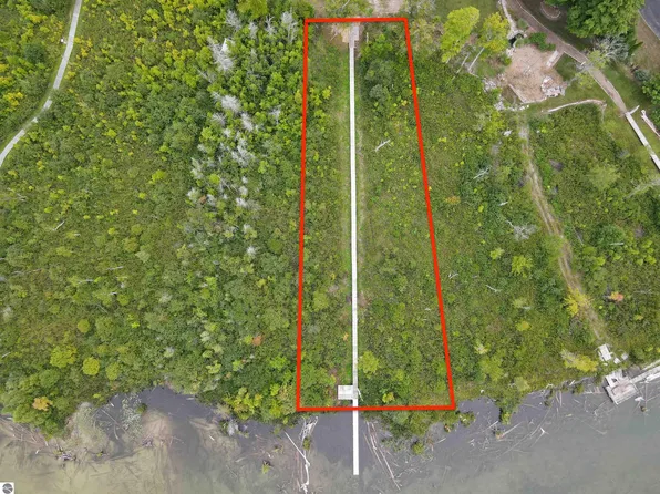 3463 S Stanley St, Lake Leelanau, MI 49653