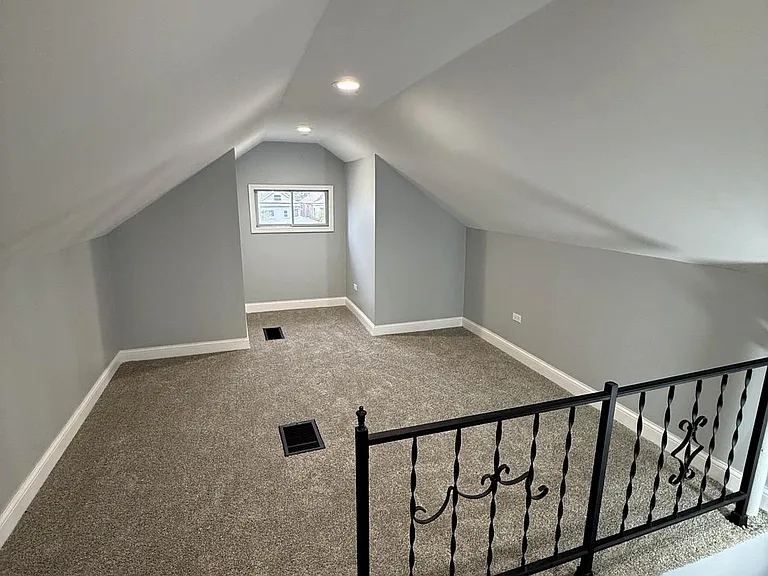 7533 S Michigan Ave — Photo 14