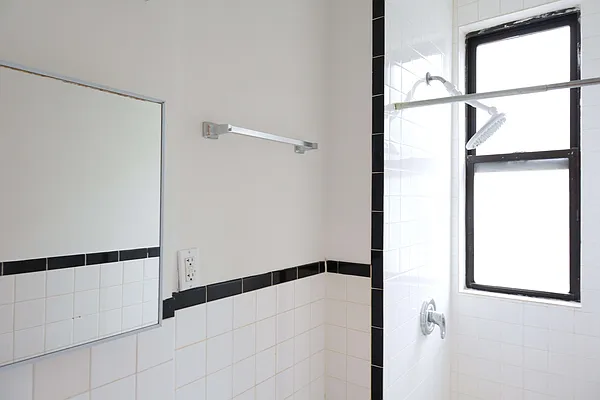 Rented by TheRealEstateCompany.com LLC | media 32