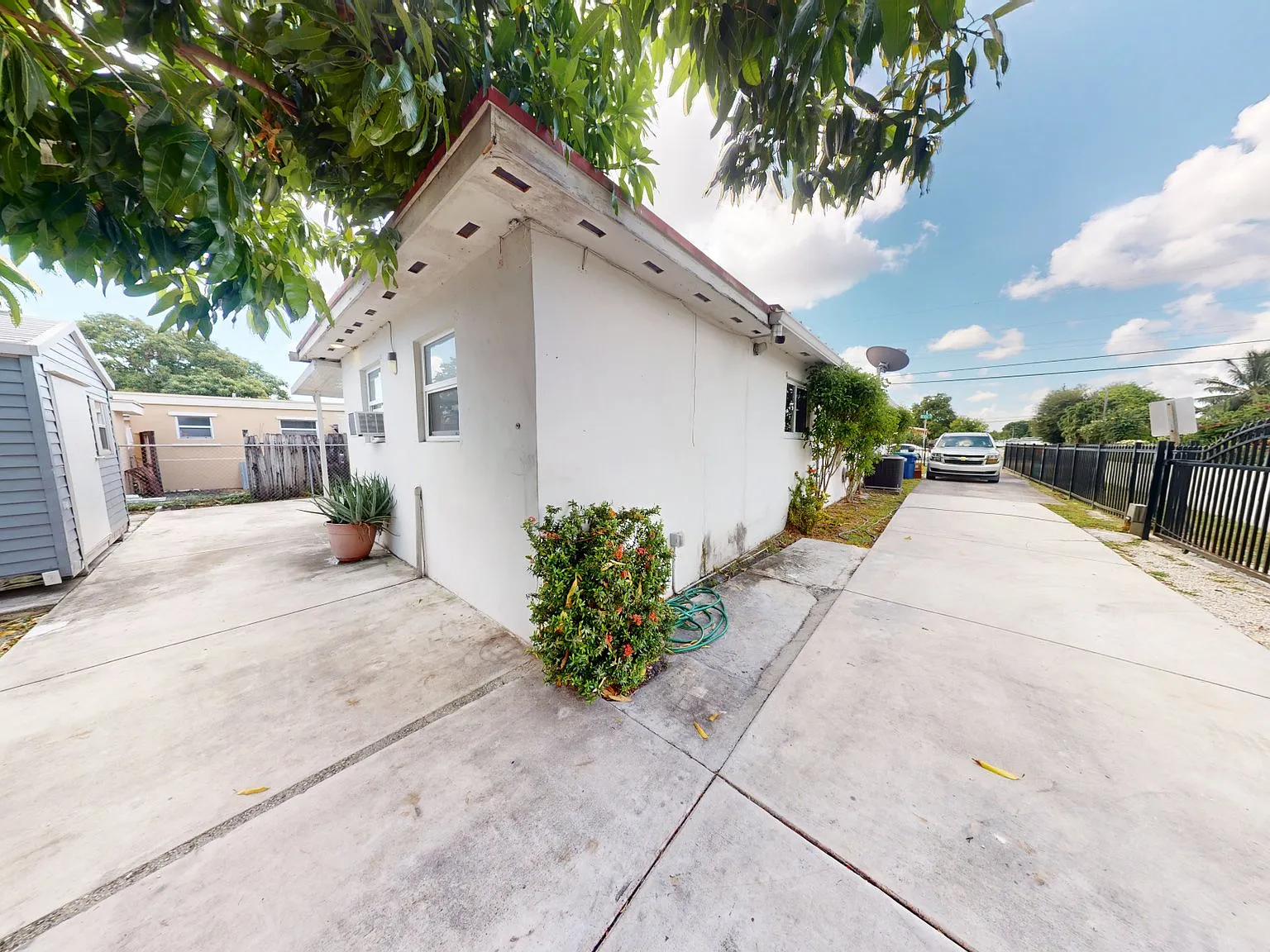 Cozy 1 Bed 1 Bath Room in Miami - $1400 | Available 09/01 — Photo 3