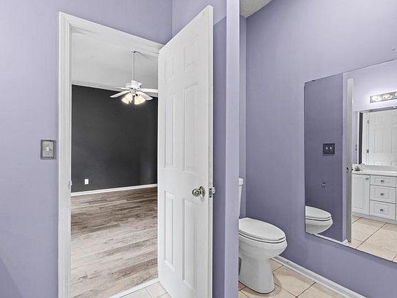 3rd image of 725 Lanyon Ln