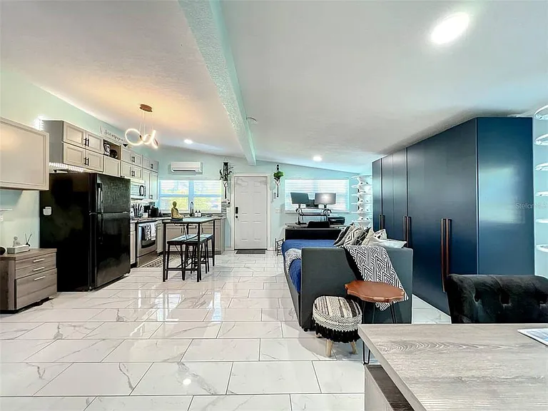 1245 Catalpa Dr #4 — Photo 29