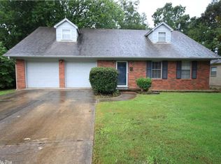 46 Warwick Rd, Little Rock, AR 72205