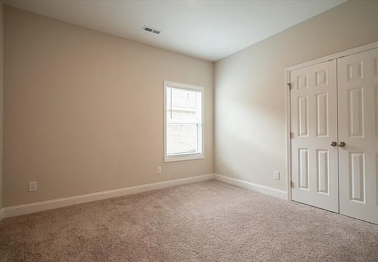 330 Creek Grove Ave — Photo 9