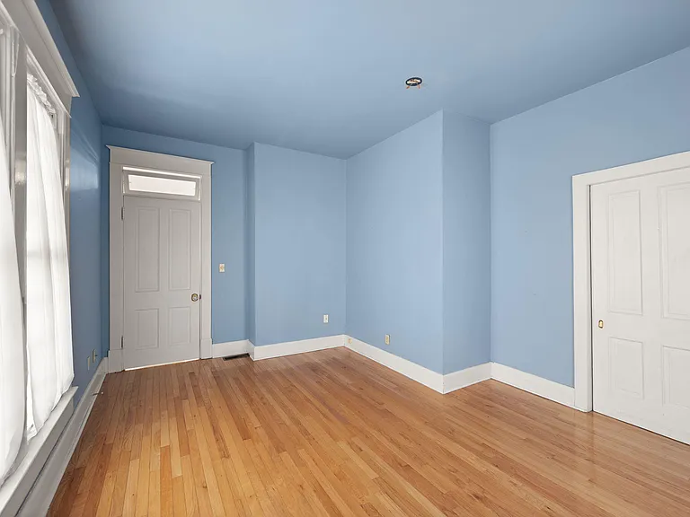 406 N Main St — Photo 46
