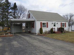 10 Harborside Ter, Owls Head, ME 04854