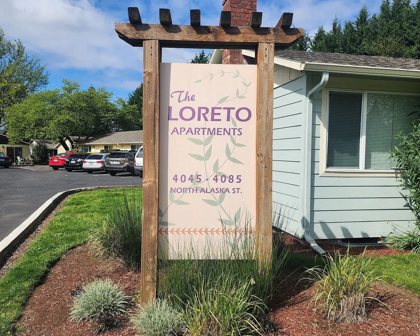 Loreto Apartments — Photo 1