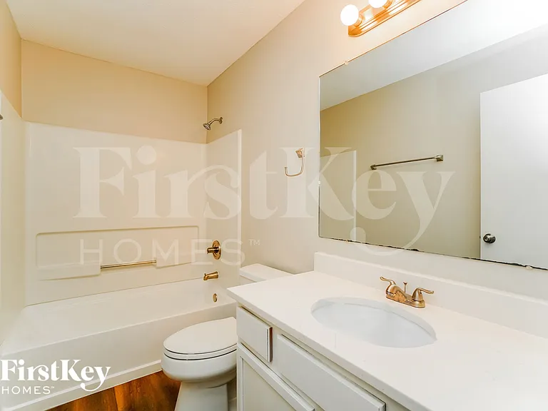 7809 Astra Cir — Photo 13