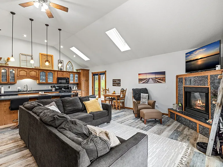 Panorama Rd — Photo 16
